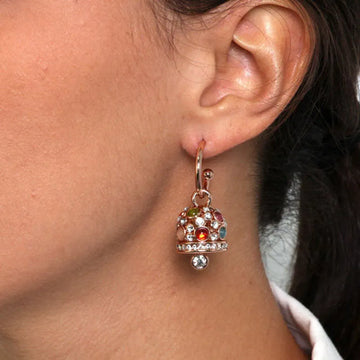 Orecchini in Metallo a cerchietto, con campane pendenti impreziosite da cristalli multicolore e punti luce bianchi
